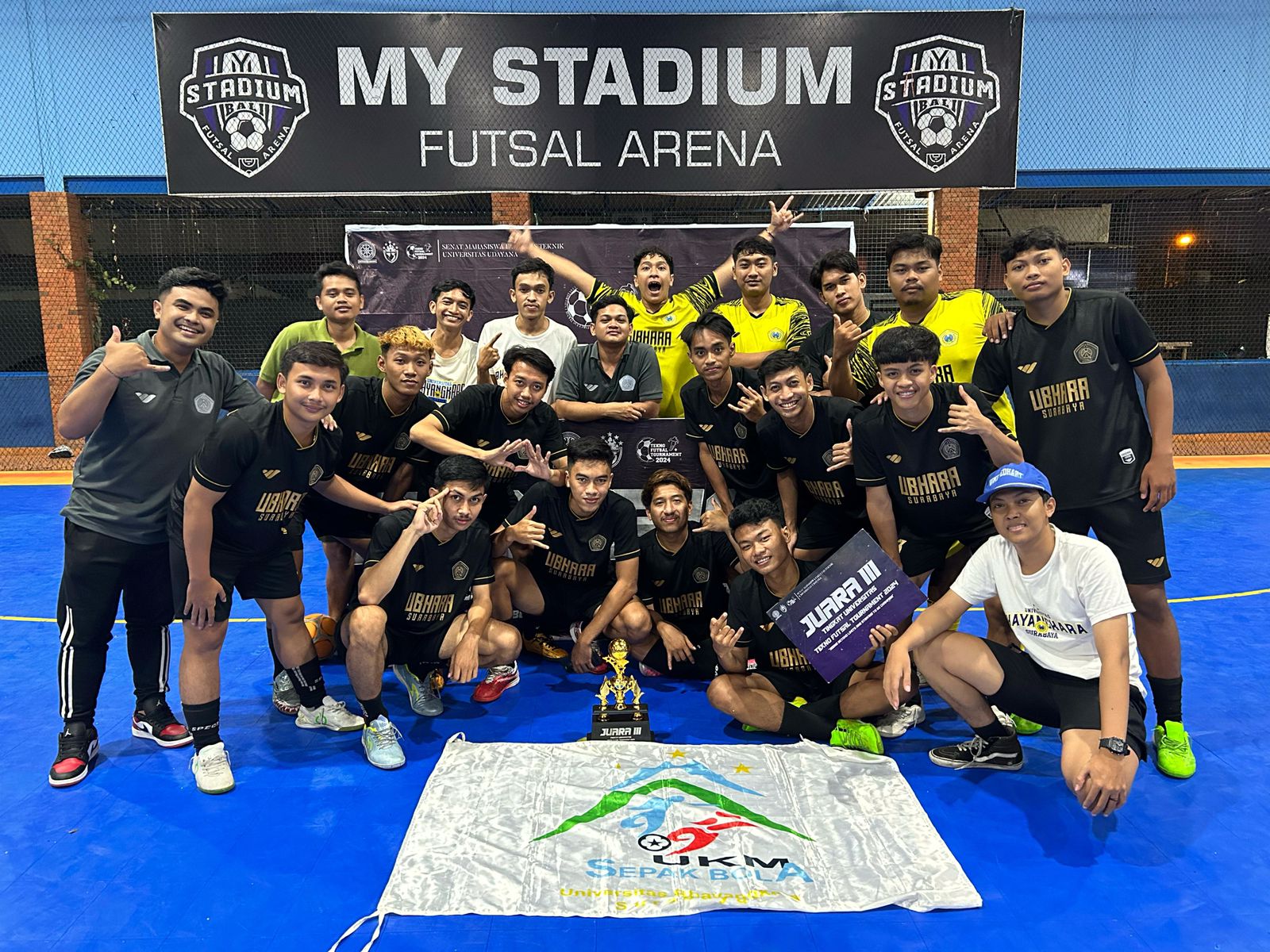 JUara III Futsal di Bali